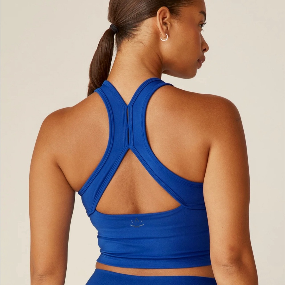 Beyond Yoga Women's Royal Blue Leggings & Cropped Tank Set - Picture 4 of 7